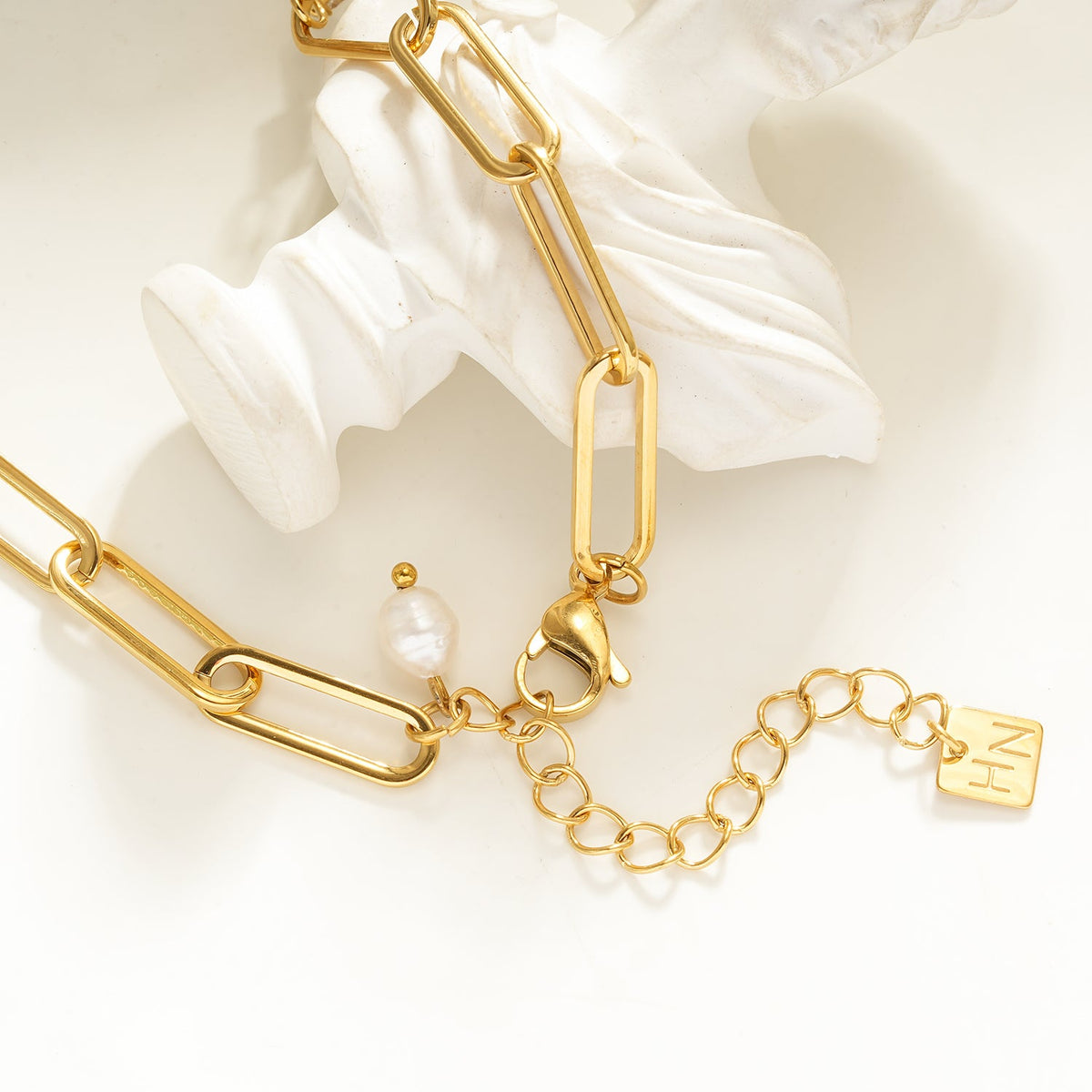 HACKNEY NINE ELOPPINA gold paper clip chain with zirconia accents and freshwater pearl charm, alternate view