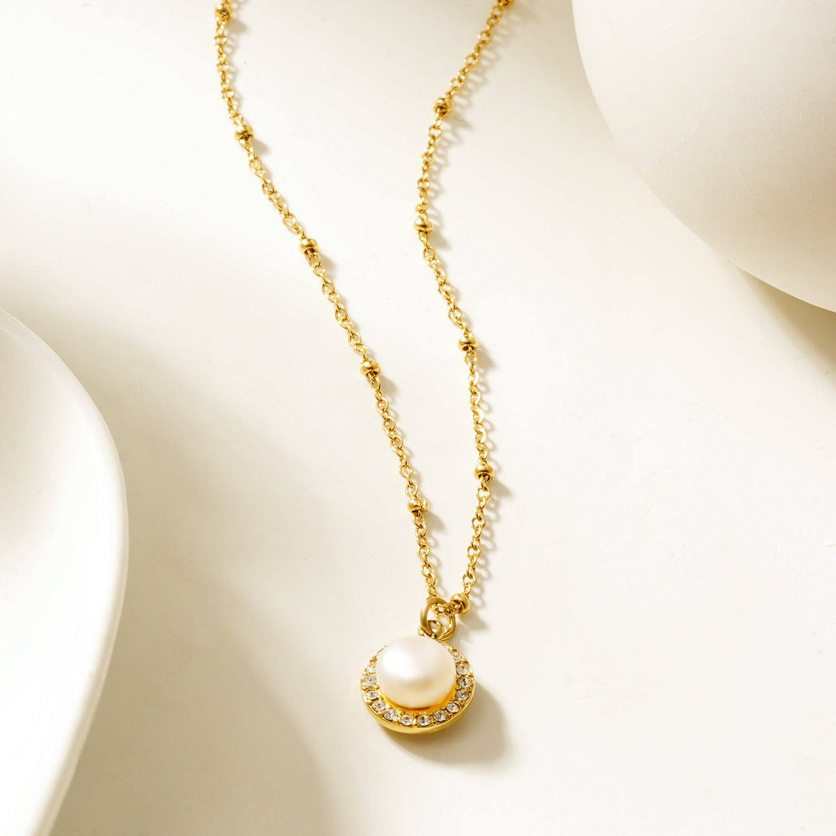 HACKNEY NINE LATAHIA gold beaded chain necklace with freshwater pearl pendant
