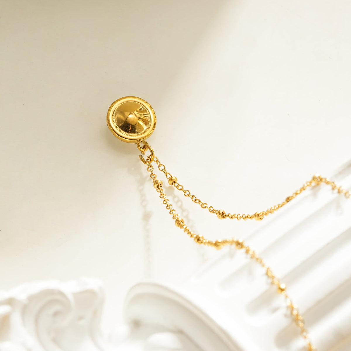 HACKNEY NINE LATAHIA gold beaded chain necklace with freshwater pearl pendant, alternate view