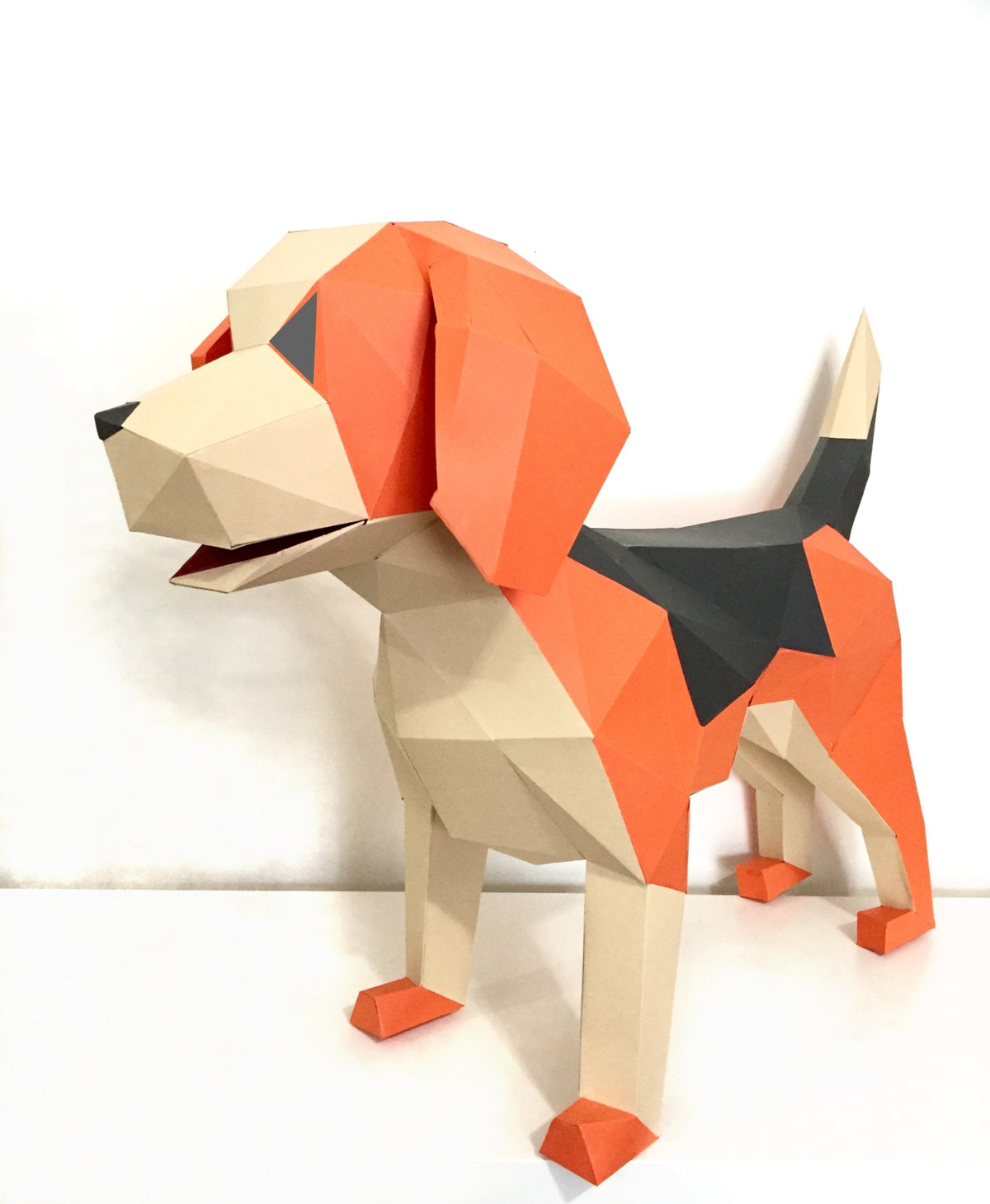 Sofs DIY 3D paper beagle model kit, alternate view